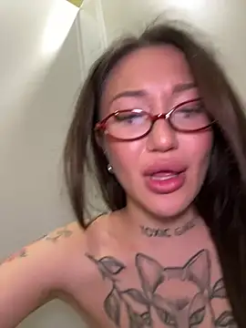 SaintSquirt Live XXX-Chat