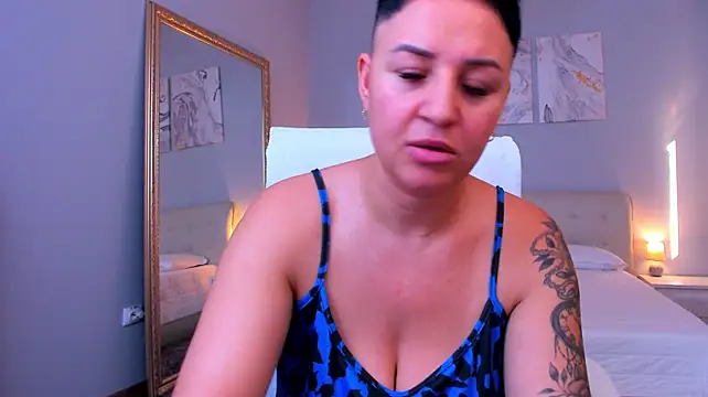 Amy-Officee Webcam show