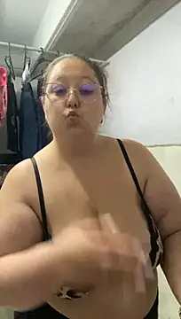 Chat +18 de Chloee_Peach ao vivo