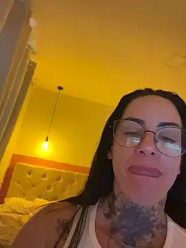 Anny_Fetish Adlı Modelin Canlı XXX Sohbeti