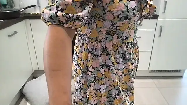 JuicyOpportunity8202's Live XXX Chat