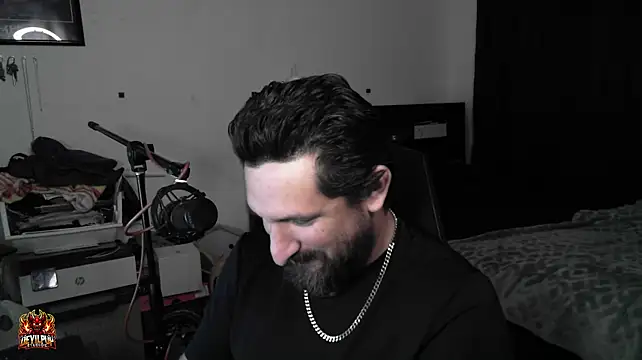 DevilPup75_ 即時 XXX 聊天
