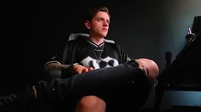 Онлайн чат XXX FelixStarkk