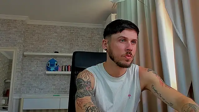 แชท XXX สดของ JonahShaw
