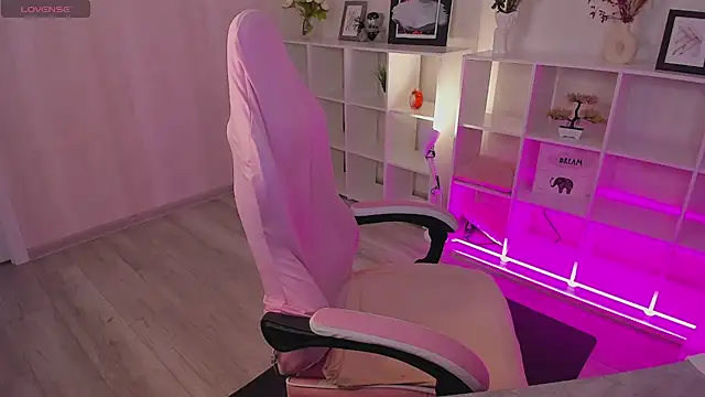 Chat XXX en directo de Niki_Glow