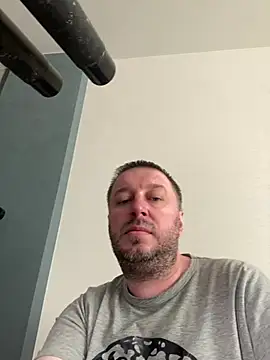 DorianJeday Adlı Modelin Canlı XXX Sohbeti