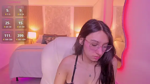 ANGIE-SMITH Adlı Modelin Canlı XXX Sohbeti