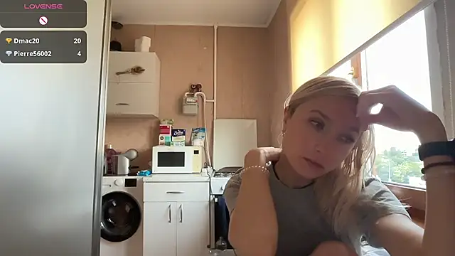 Chat +18 de AngelJeni ao vivo