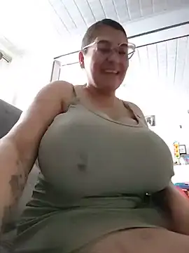 AlexxiaaMat 现场XXX聊天