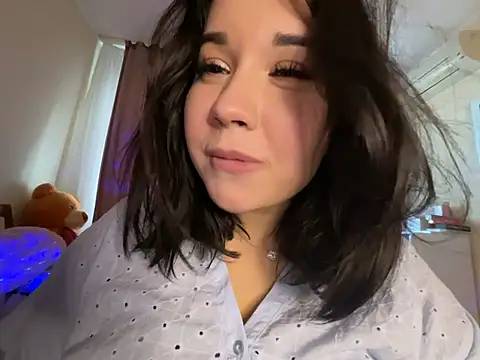 Viviaaan_n élő XXX-chatje
