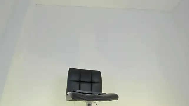 Онлайн чат XXX Jaddyy__