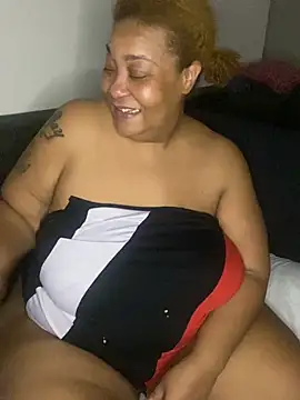 Chatroom XXX en direct de KITTYKATTPUR