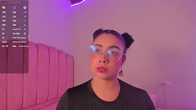 antonelllepiercee Chat XXX in diretta