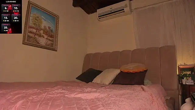 Whitekitty-exe's Live XXX Chat