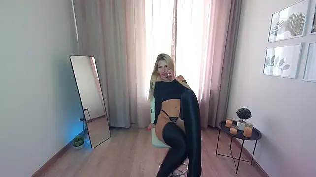 MirandaQueen Chat XXX live