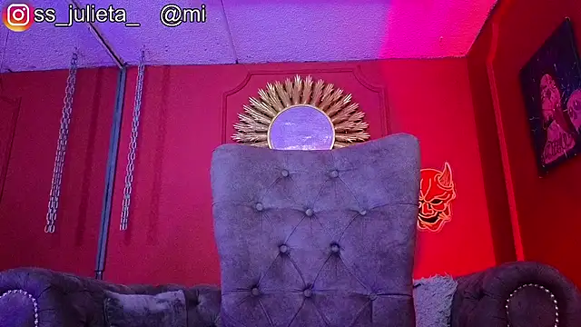 Julieta_Russell: онлайн-секс-чат