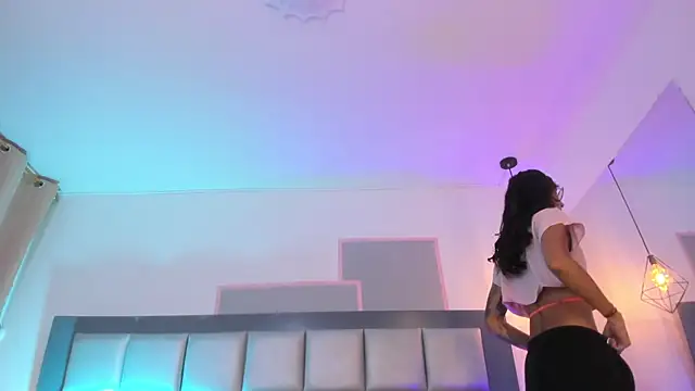 Chat +18 de Maddie_Ray ao vivo