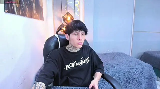Chat XXX Live Cry_thereal
