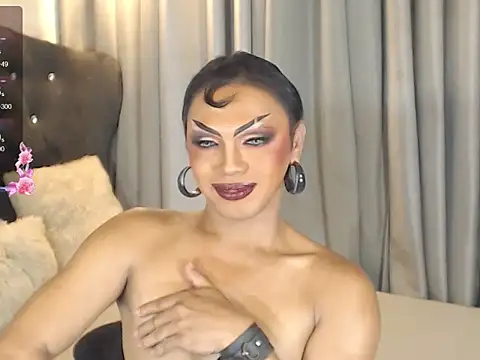 ButtWhoreBELLA XXX чат на живо