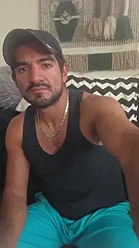 piggylatino: διαδικτυακό σόου στην κάμερα