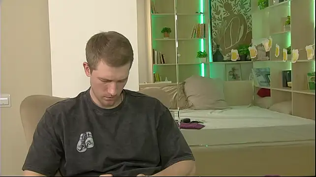 EthanPinkmanのウェブカメラショー