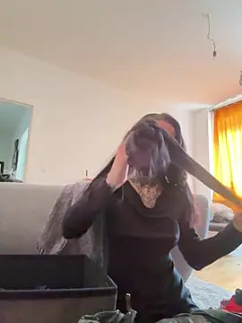Chat +18 de SkinnyLilly ao vivo