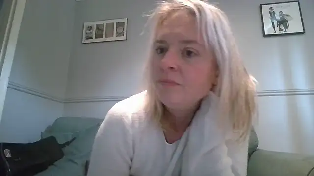 MrsMercedes26 Live XXX Chat