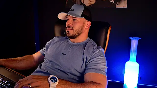 AngeloEric Chat XXX live