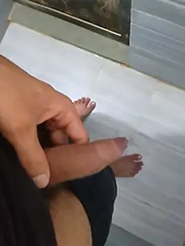 Realcumshow élő XXX-chatje