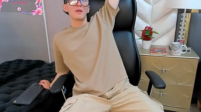Živý XXX chat GaelDuke