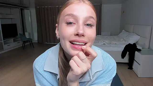 JunieAmert Chat XXX live