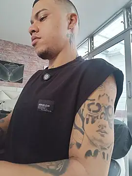 AlphaMasterXxx's Live XXX Chat