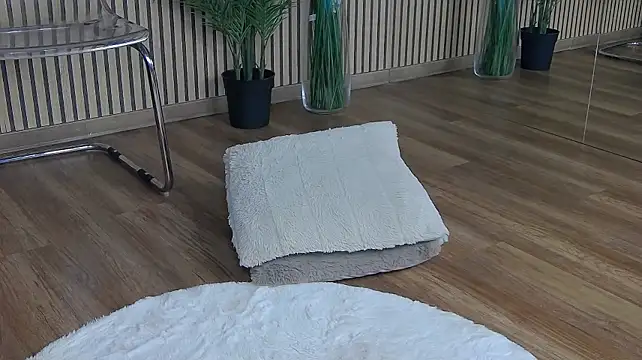 XXX chat uživo modela LolaEverly