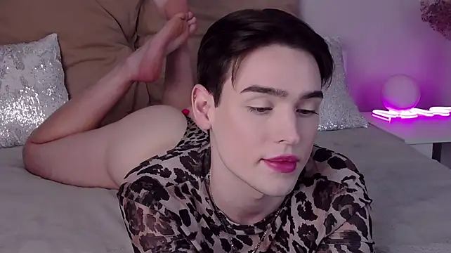 Chat +18 de RobbyCharming ao vivo