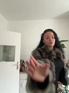 SkinnyLilly Live XXX-Chat