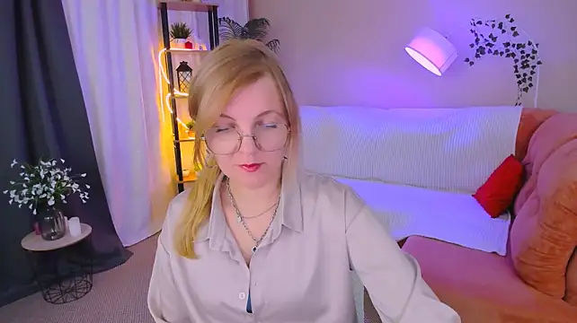 Chat +18 de YourUniverser ao vivo