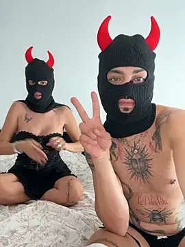 Masked_Desire69's Live XXX Chat