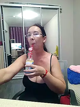 Celine_Faer1 Chat XXX in diretta