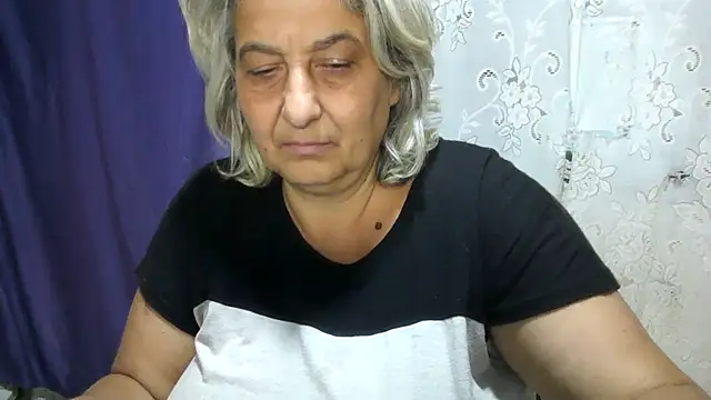 Chat +18 de ExquisiteMature ao vivo