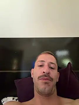 MeladoDiMel XXX чат на живо