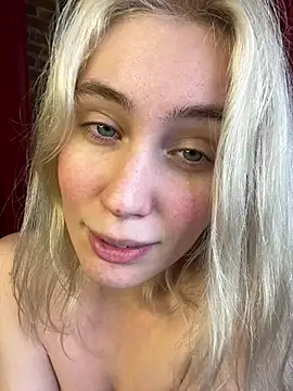 LovelyMiu Adlı Modelin Canlı XXX Sohbeti
