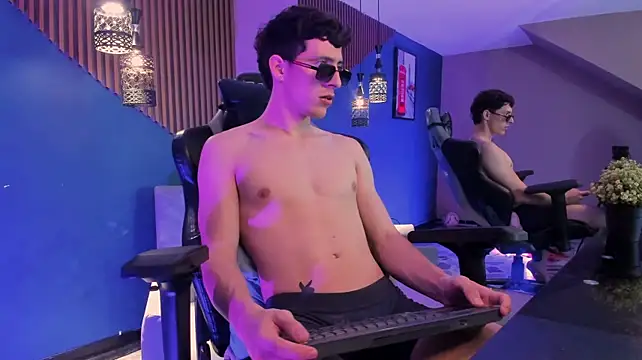 Show modela TheGhostforeeonss na web-kameri