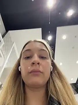 SashaCatt XXX чат на живо