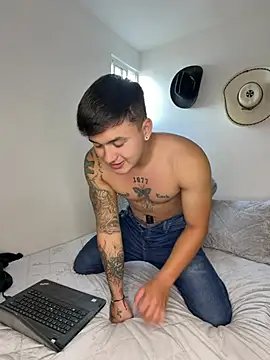 Chat +18 de Christopher_strongg ao vivo