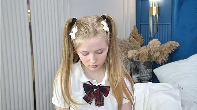 LilianHowards XXX чат на живо