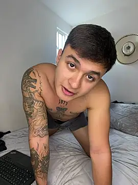 Christopher_strongg élő XXX-chatje