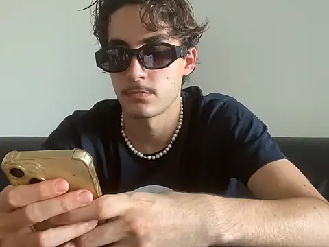 Arthurcamfor লাইভ XXX চ্যাট