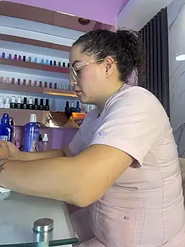 Chat +18 de Nails_Lucia ao vivo