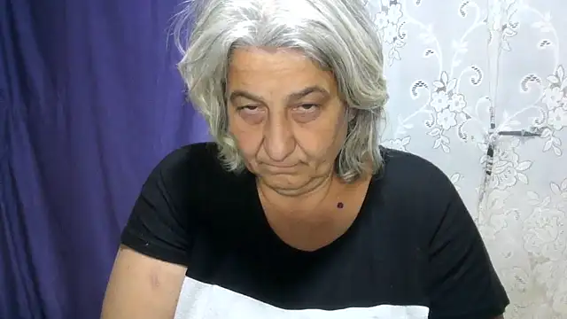 Chat XXX en directo de ExquisiteMature