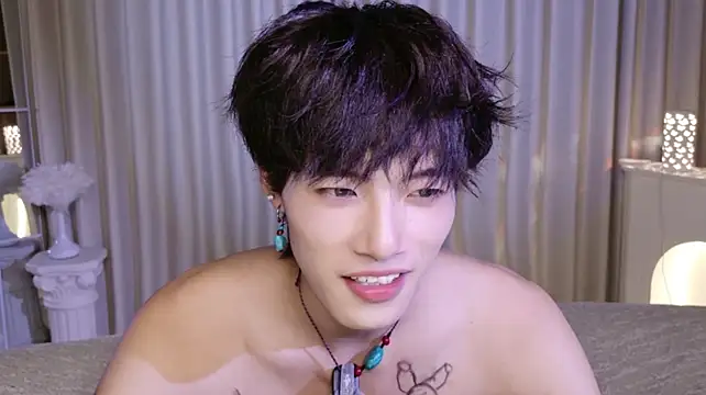 Chatroom XXX en direct de RenZeng